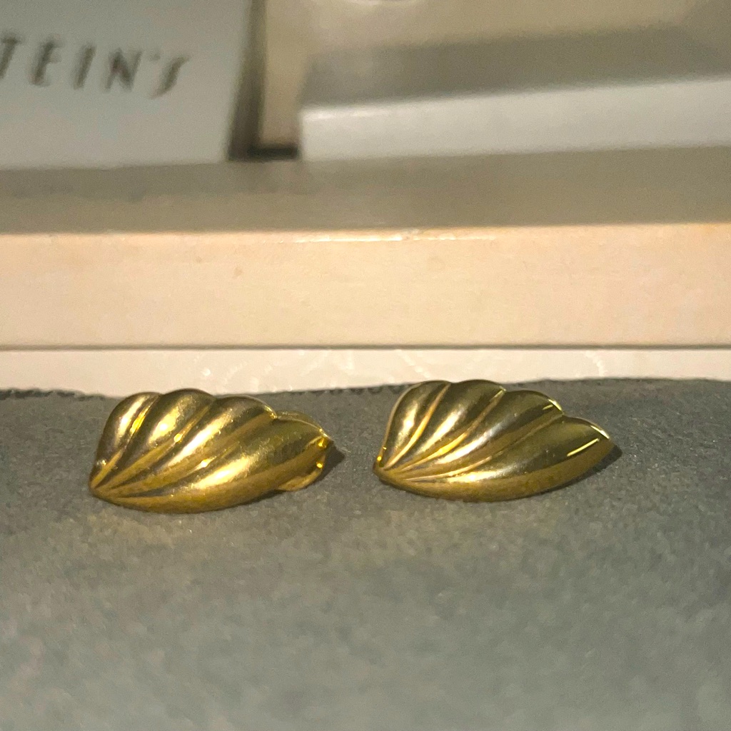 Monet Vintage Earrings 18$